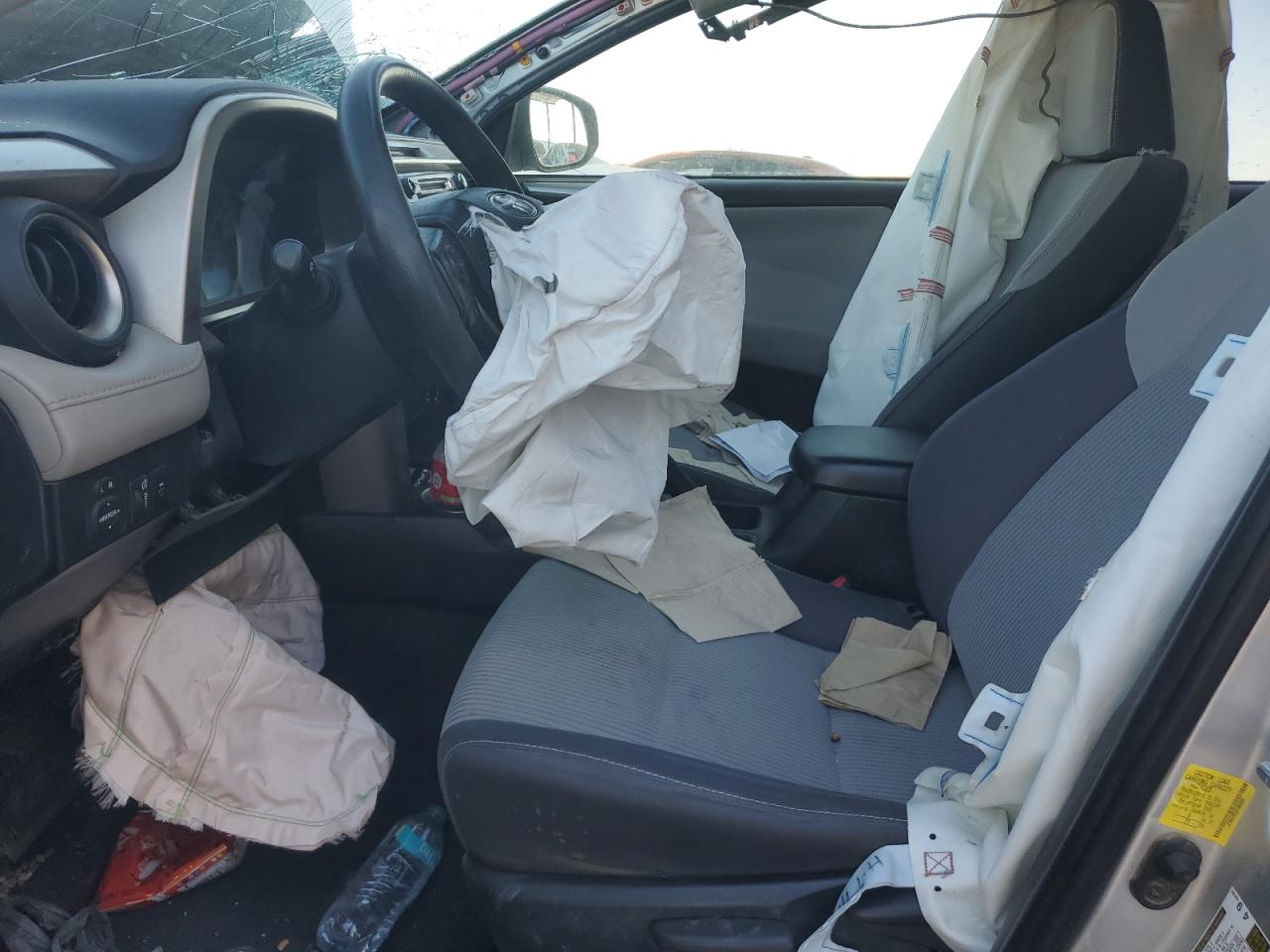 2015 Toyota RAV 4 - Image 7