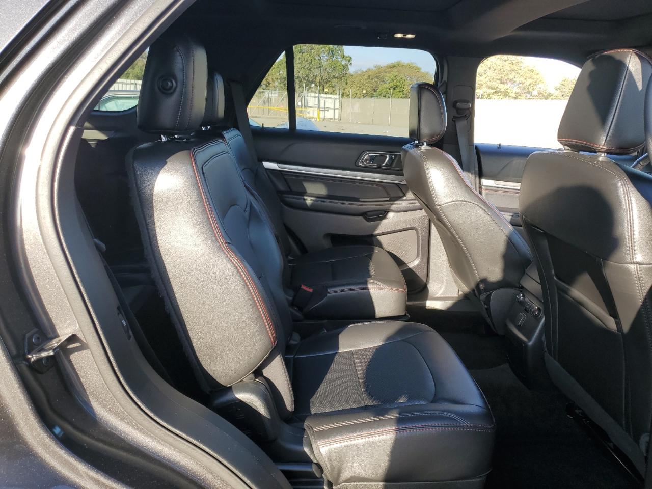 2018 Ford Explorer - Image 12