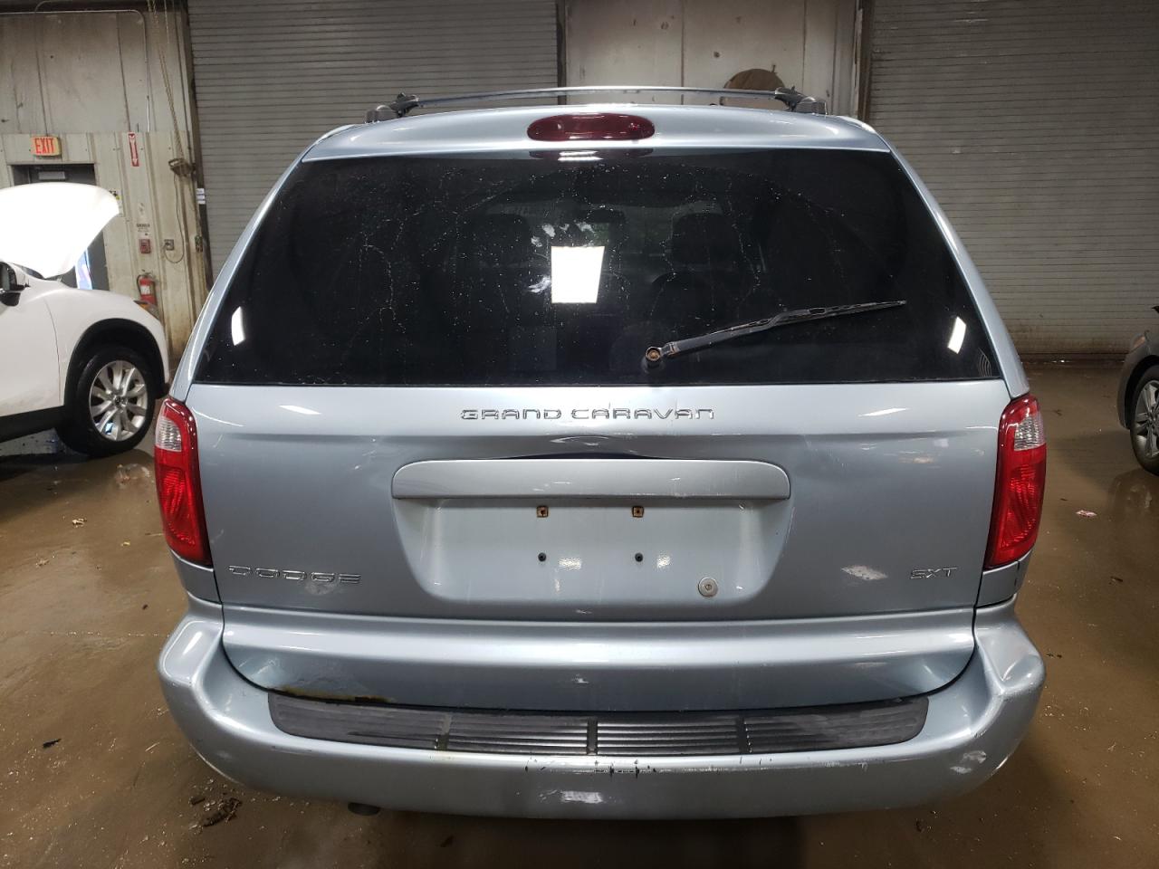 2005 Dodge Caravan - Image 6