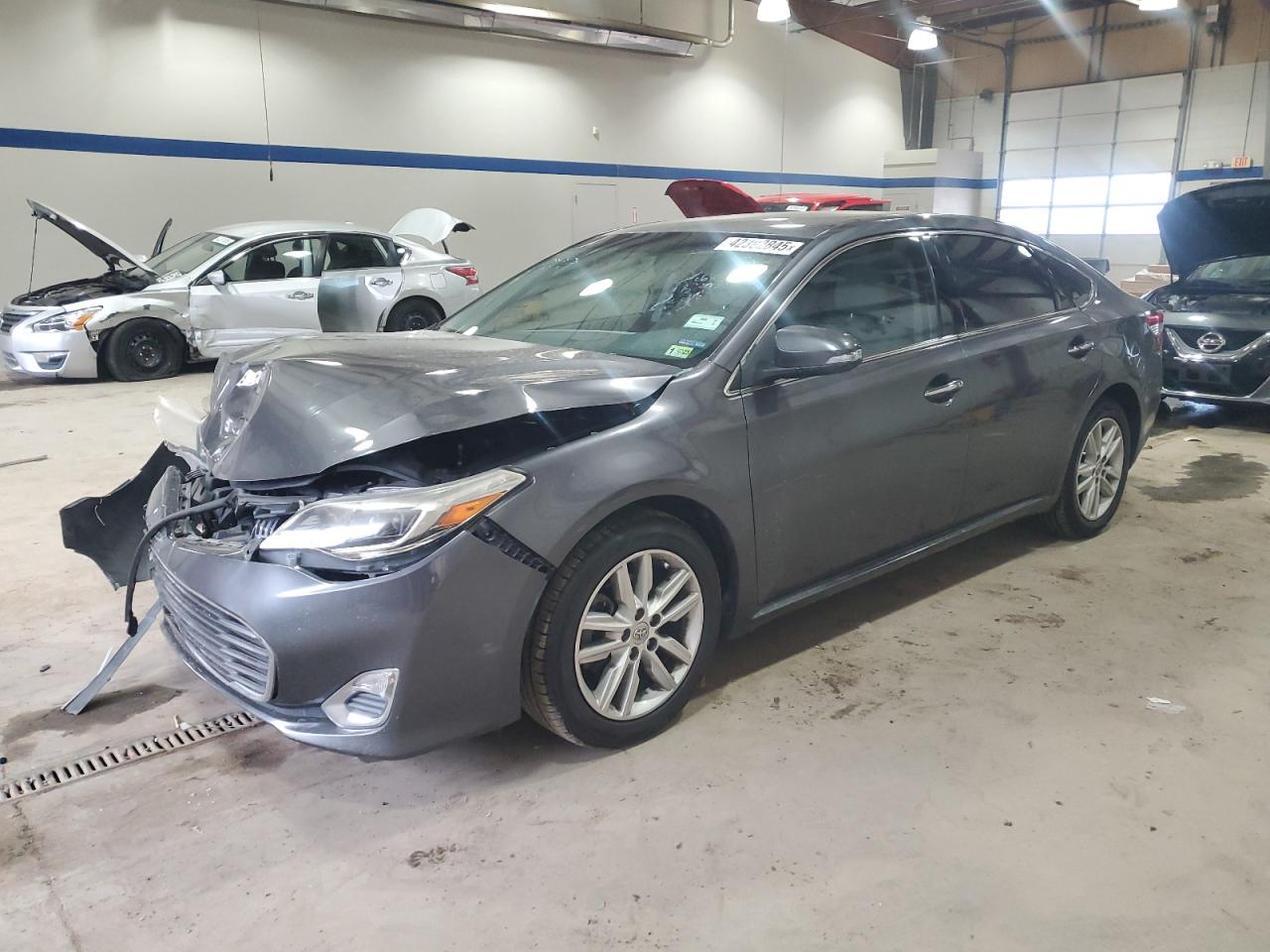 2013 Toyota Avalon - Image 1