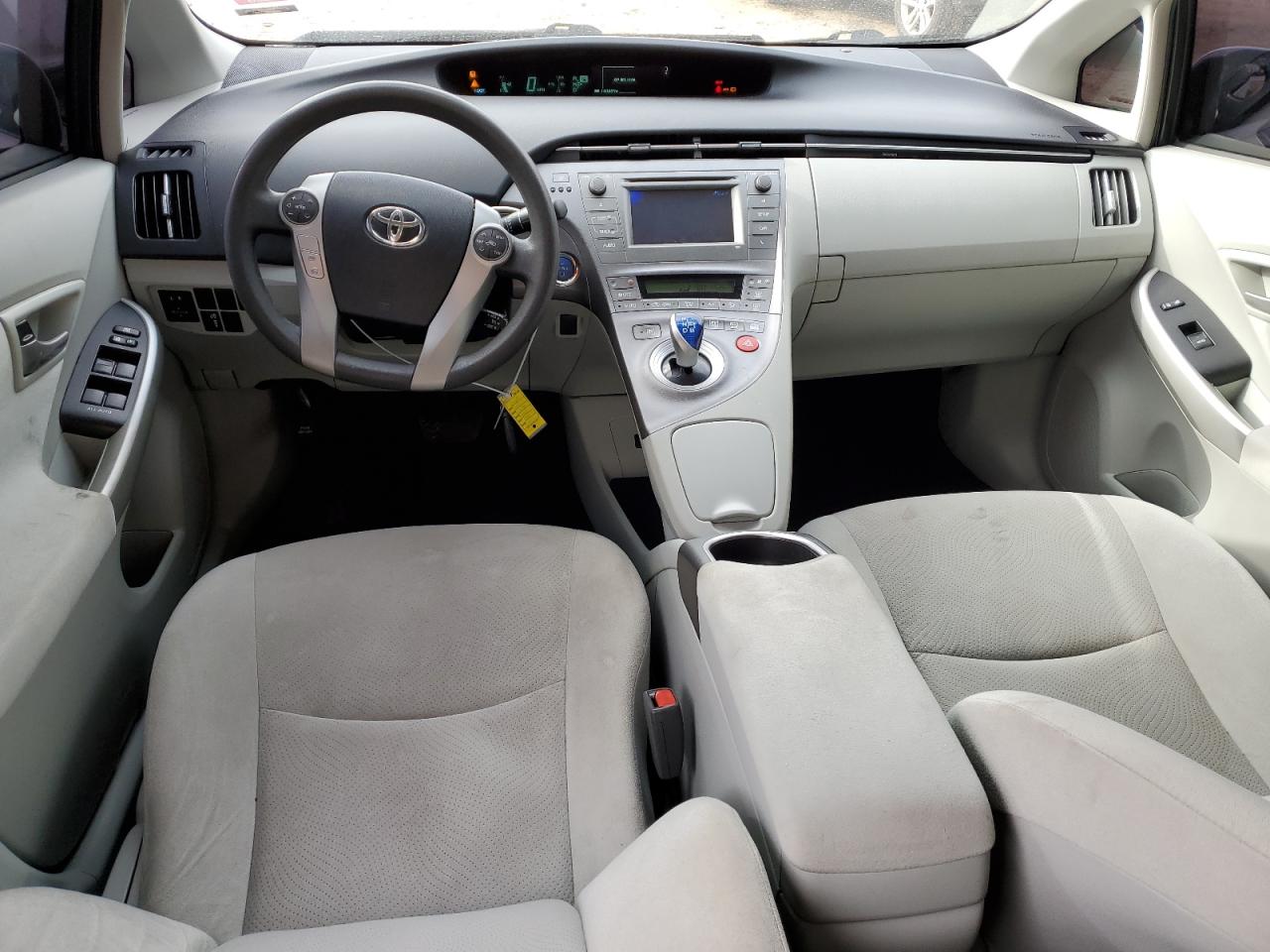 2015 Toyota Prius - Image 8