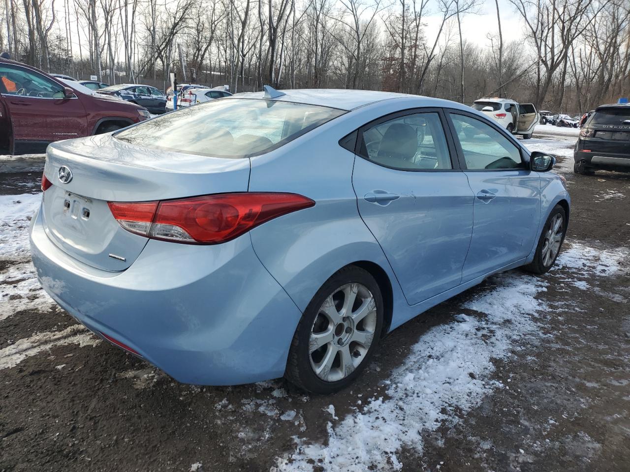2011 Hyundai Elantra - Image 3