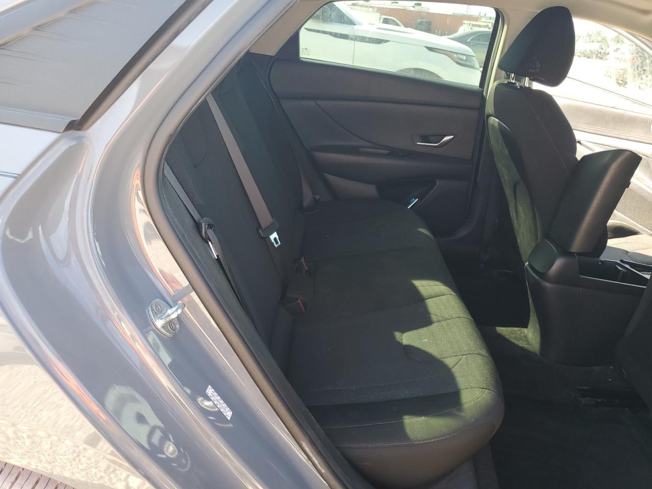 2021 Hyundai Elantra - Image 10