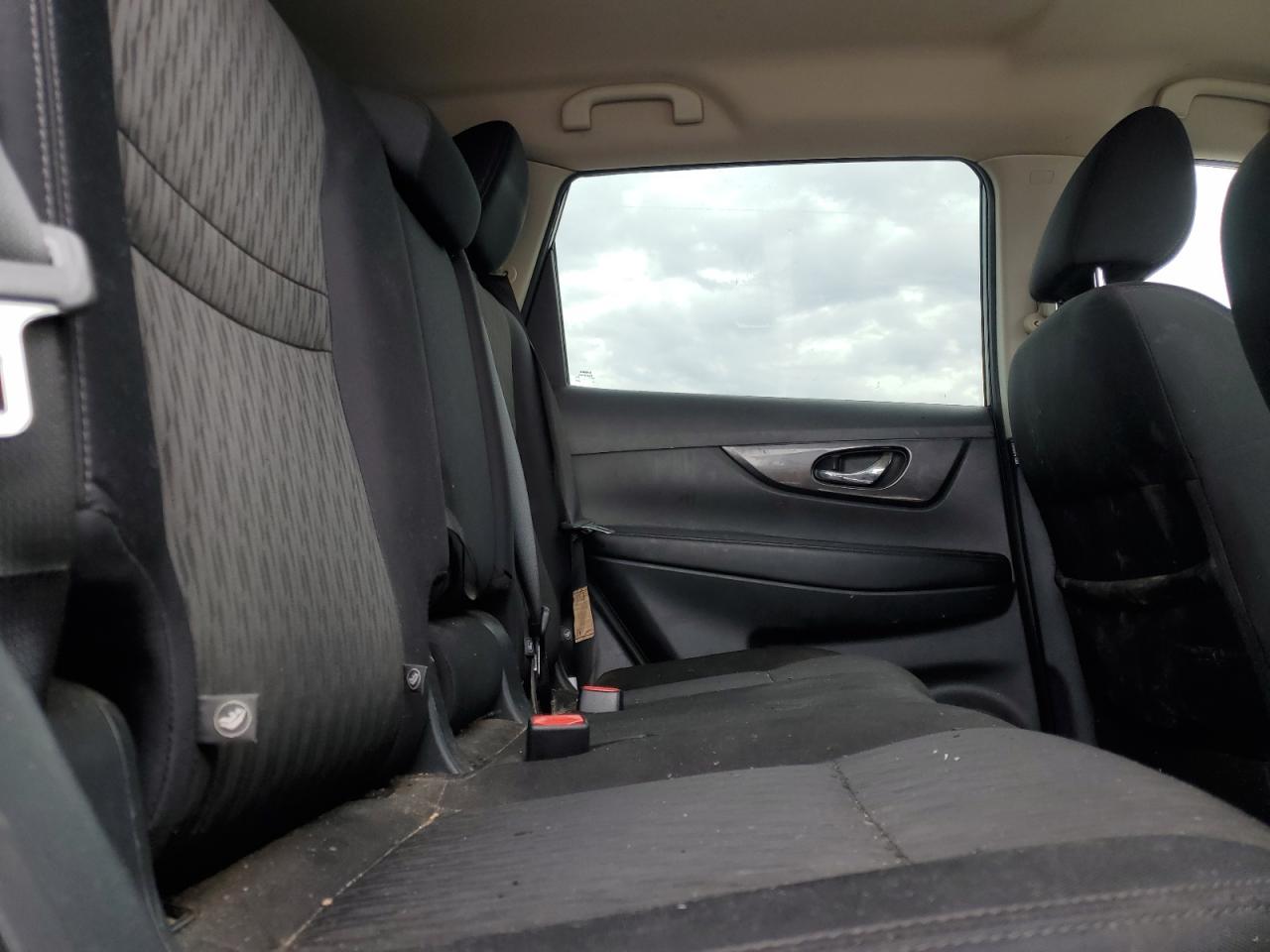 2019 Nissan Rogue - Image 11