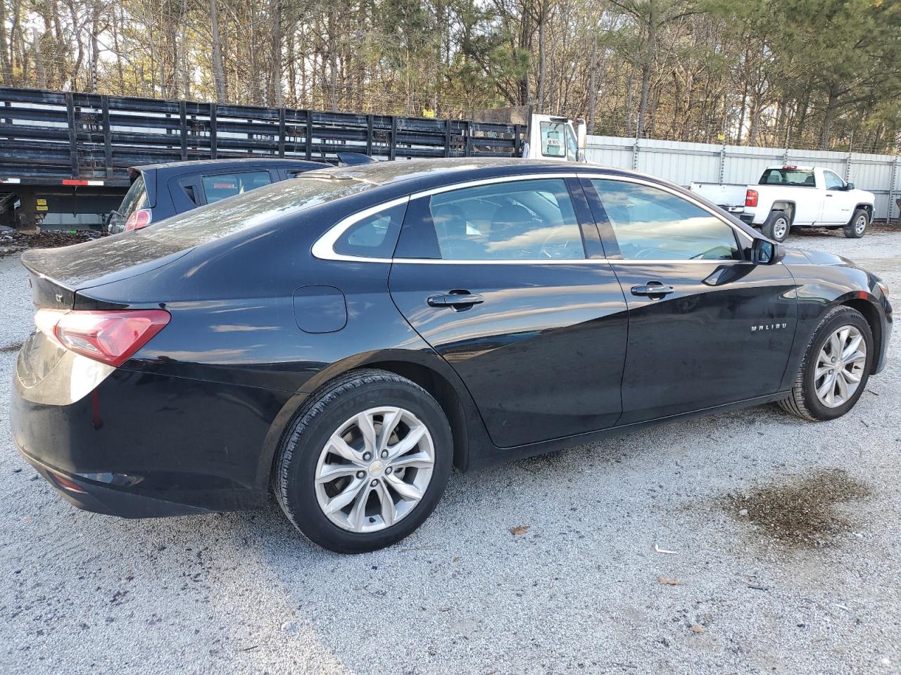 2022 Chevrolet Malibu - Image 3