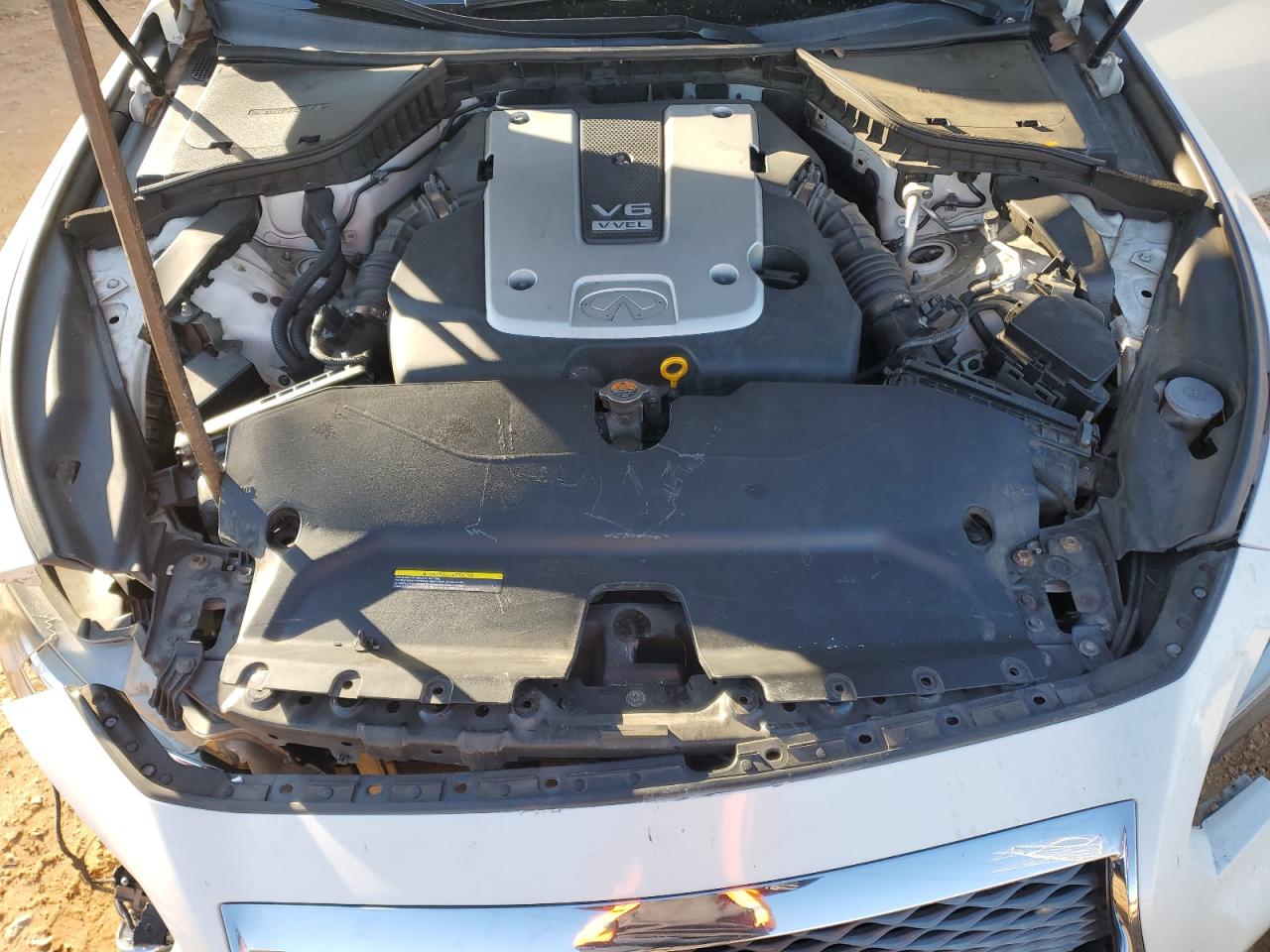 2015 Infiniti Q50 - Image 12