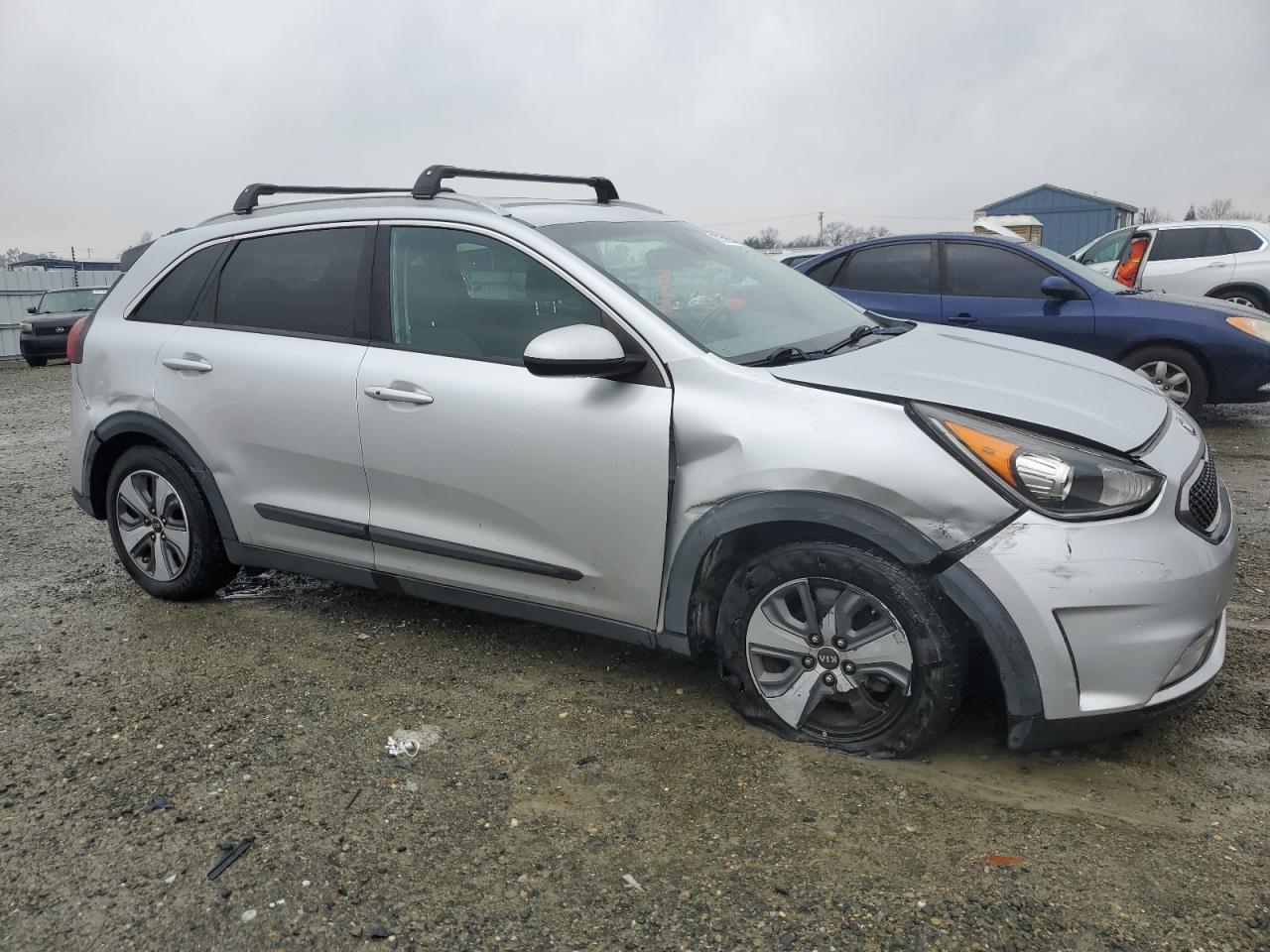 VIN KNDCB3LCXK5259745 2019 KIA NIRO no.4