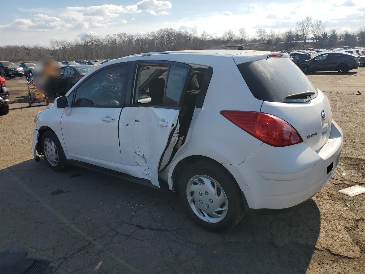 2012 Nissan Versa - Image 2