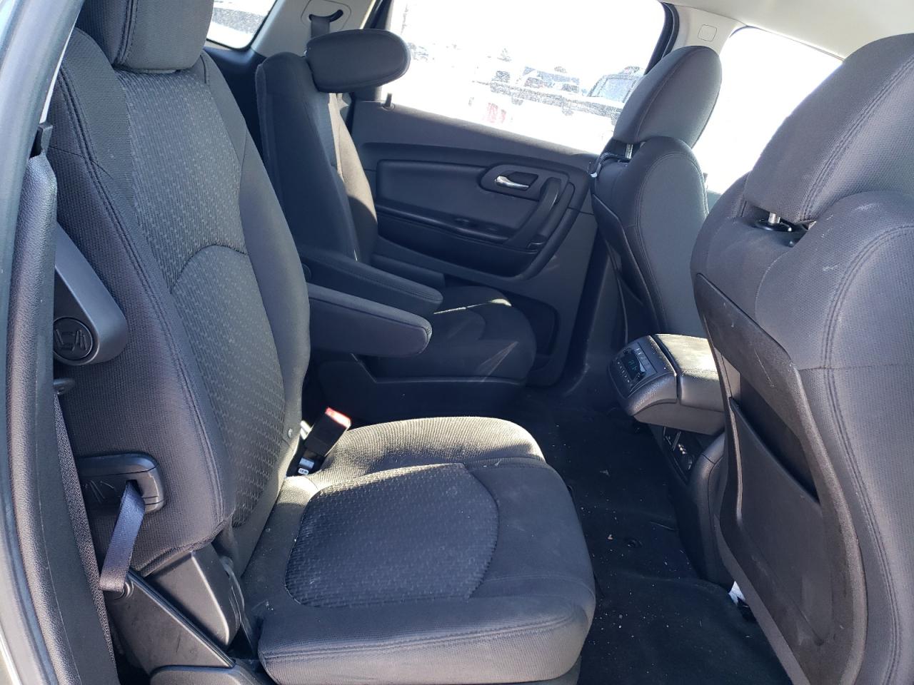 2011 Chevrolet Traverse - Image 11