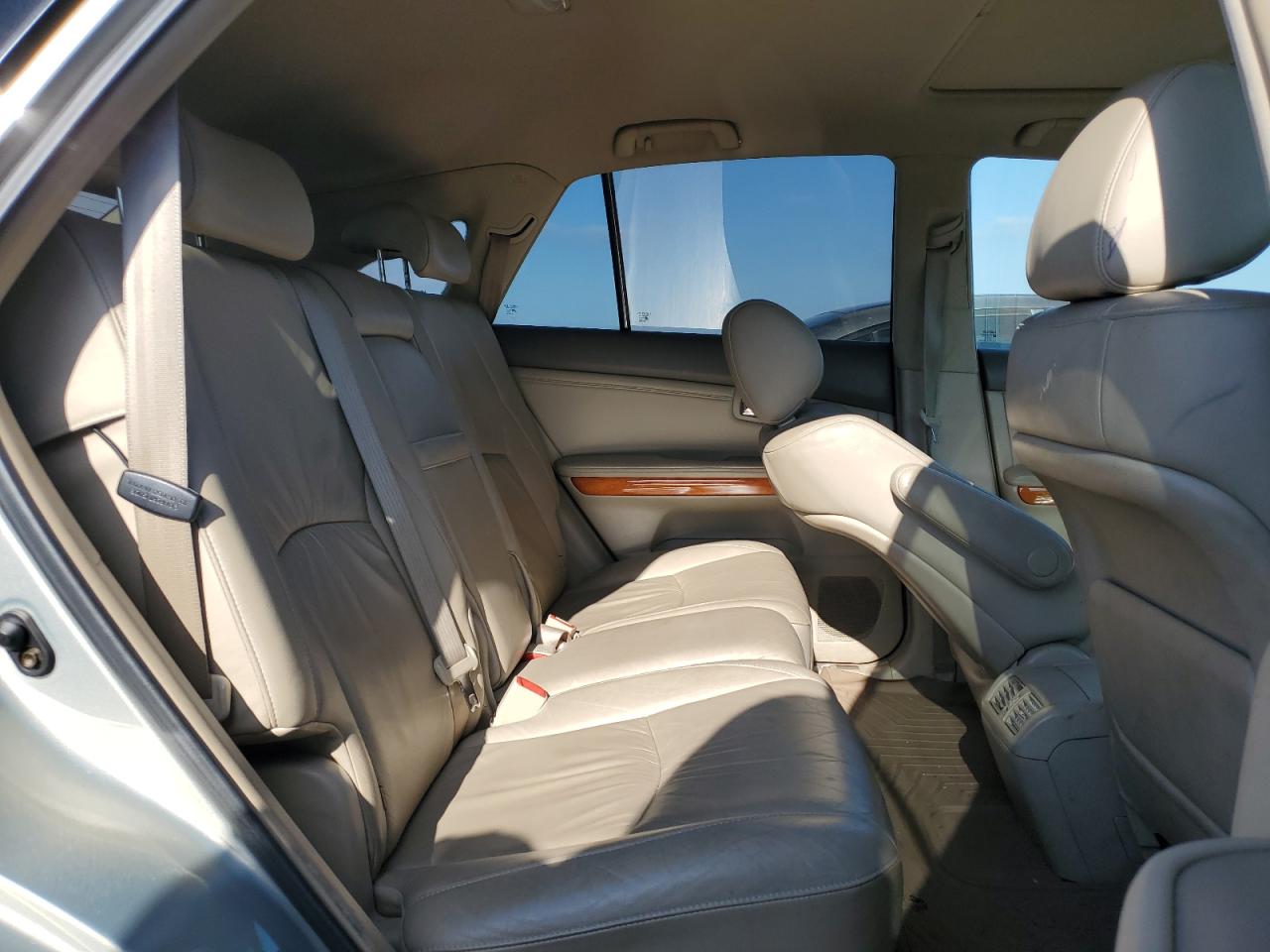 2004 Lexus RX - Image 11