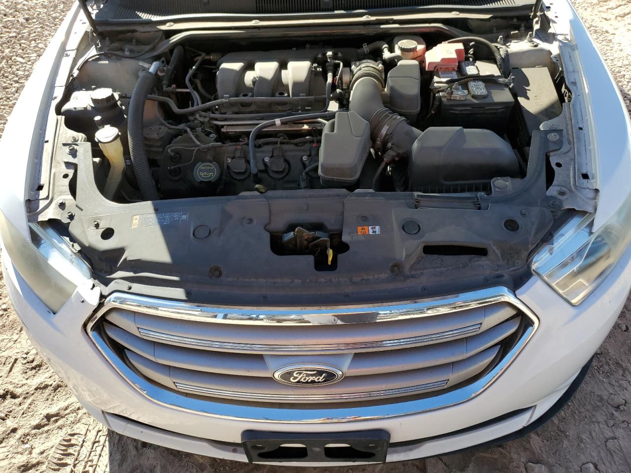 2014 Ford Taurus - Image 11