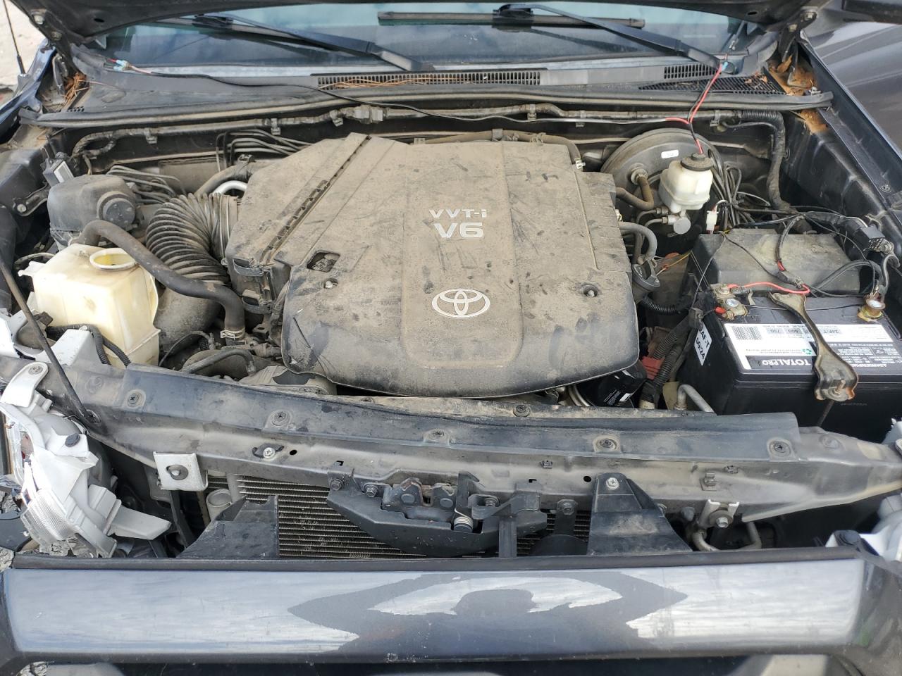 2014 Toyota Tacoma - Image 12