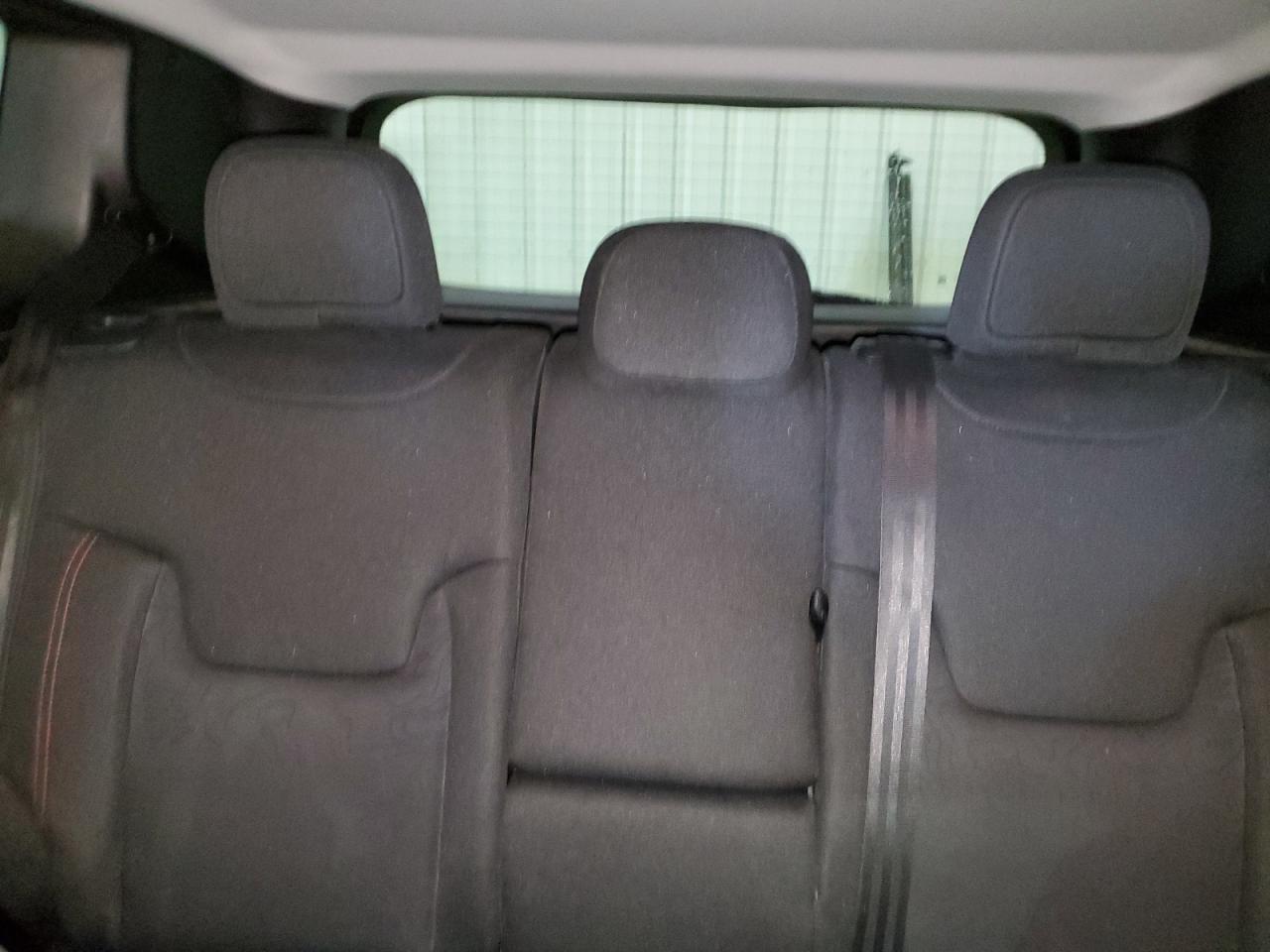2018 Jeep Renegade - Image 10