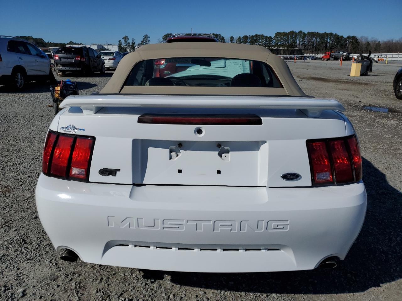 2004 Ford Mustang - Image 11