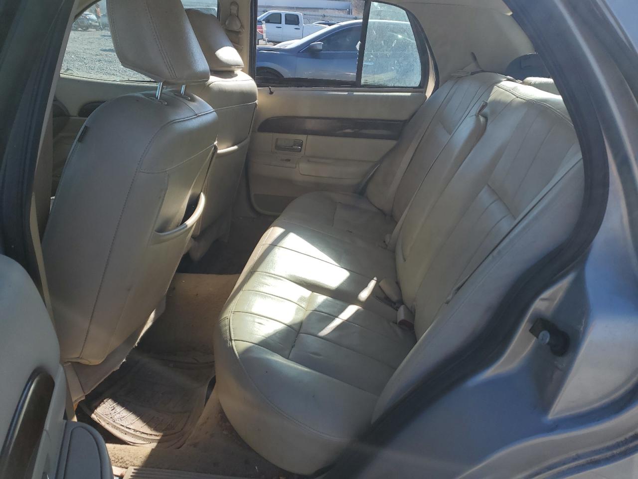 2010 Mercury Grand Marquis - Image 10