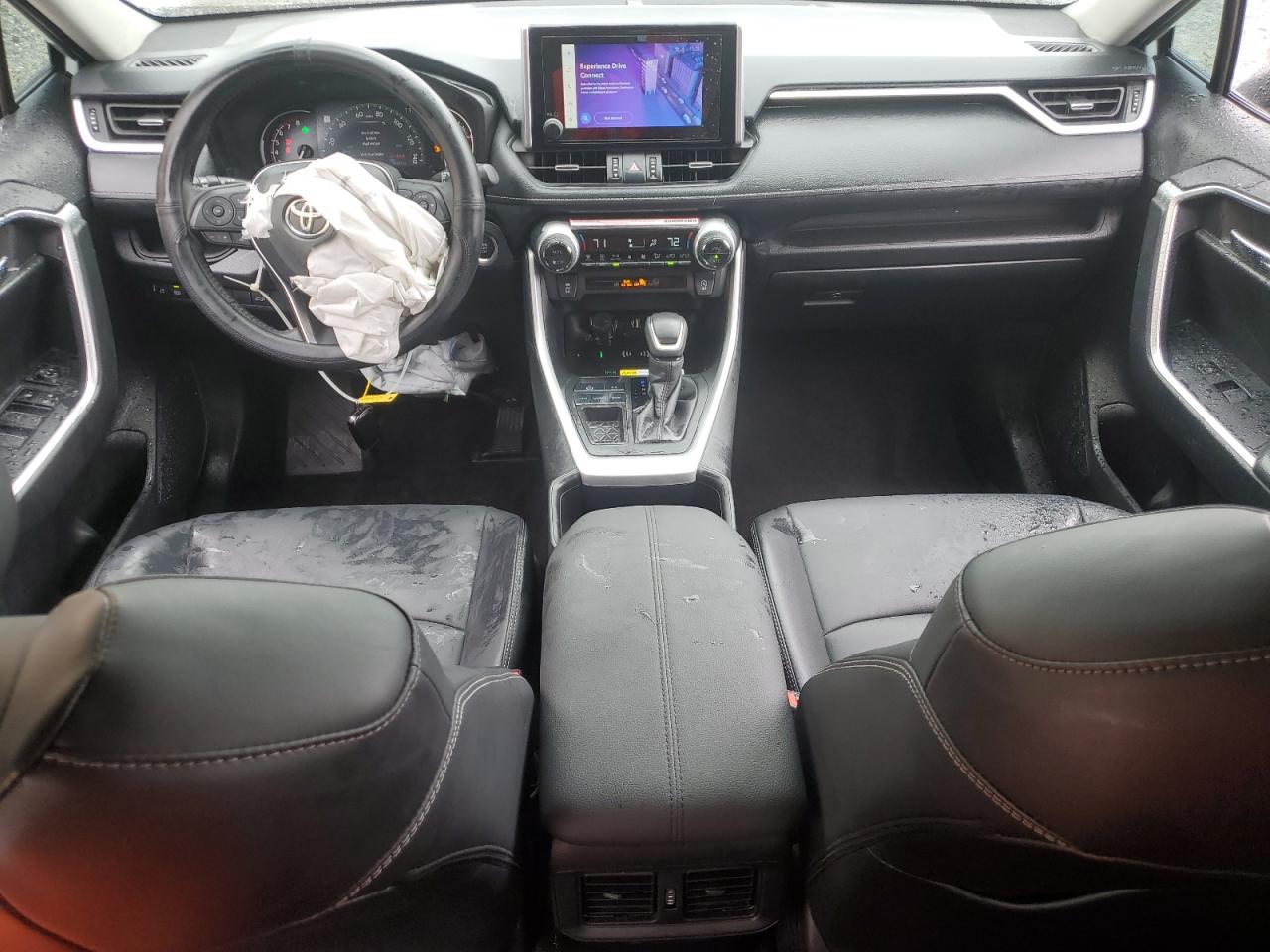 2024 Toyota RAV 4 - Image 8