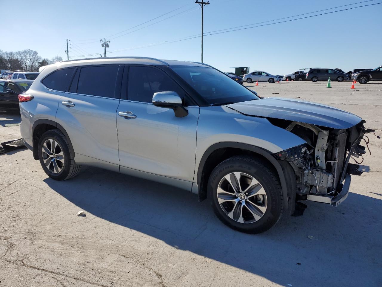 2022 Toyota Highlander - Image 4