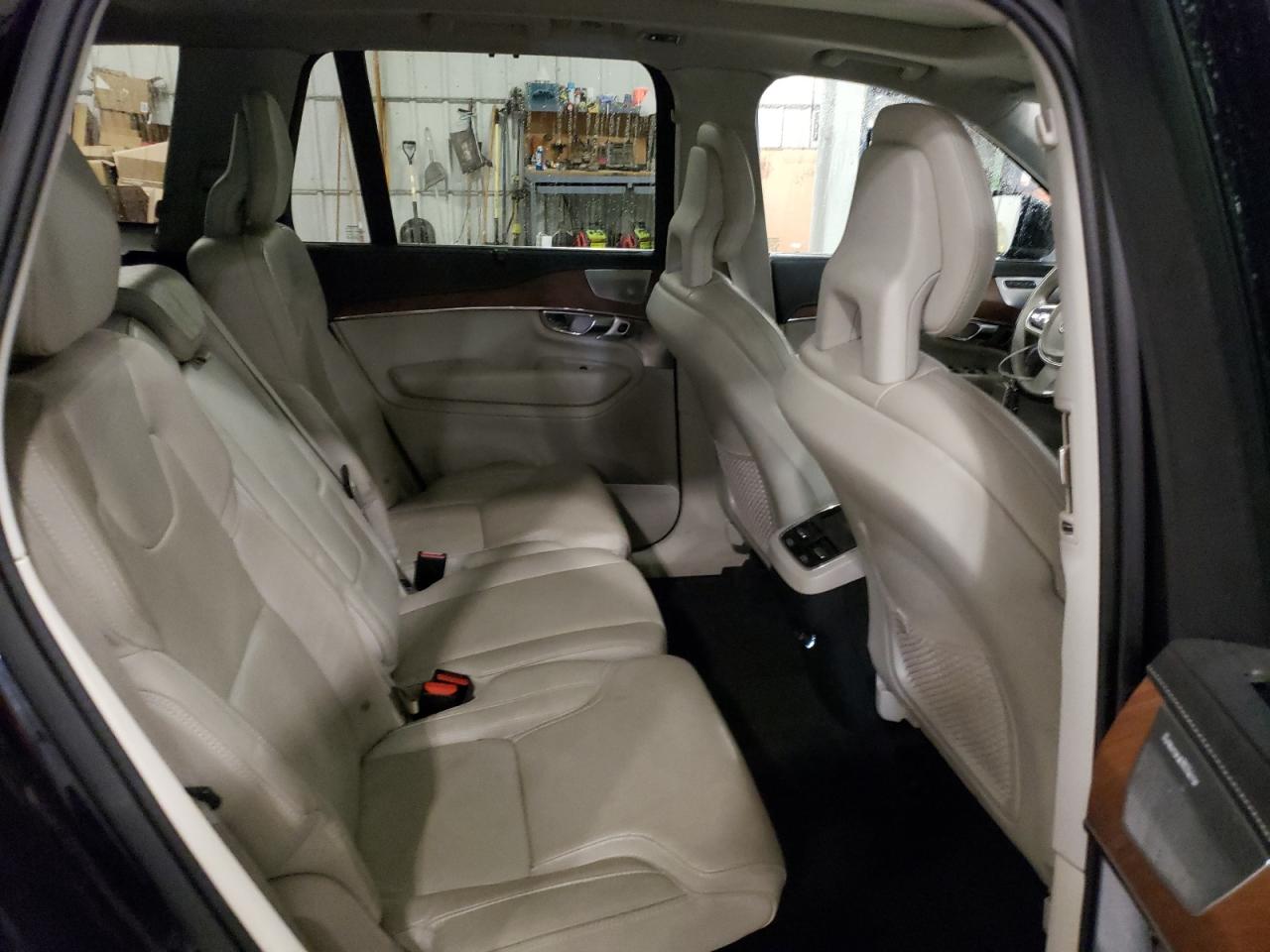 2017 Volvo XC90 - Image 11