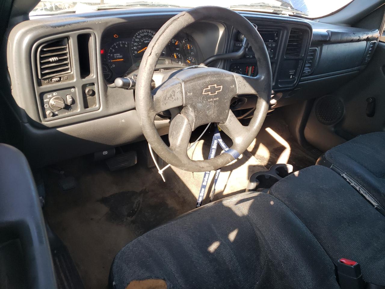 2003 Chevrolet Silverado - Image 8