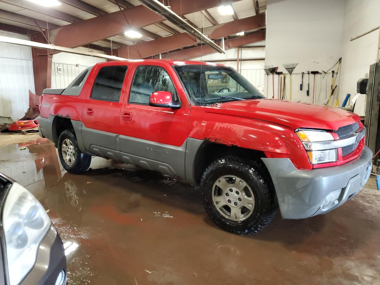 2002 Chevrolet Avalanche - Image 4