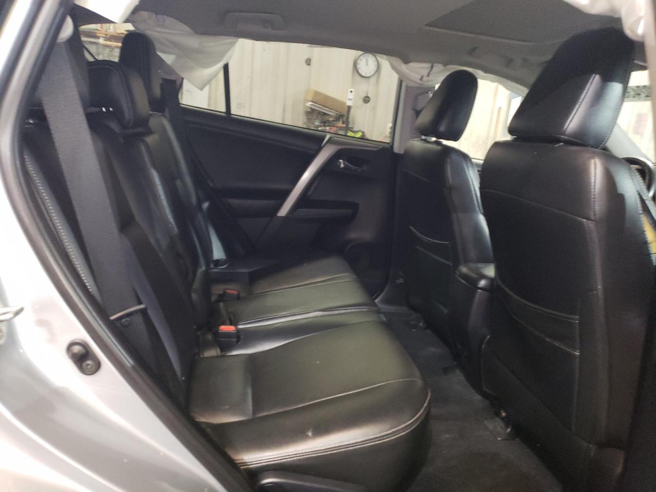 2018 Toyota RAV 4 - Image 11