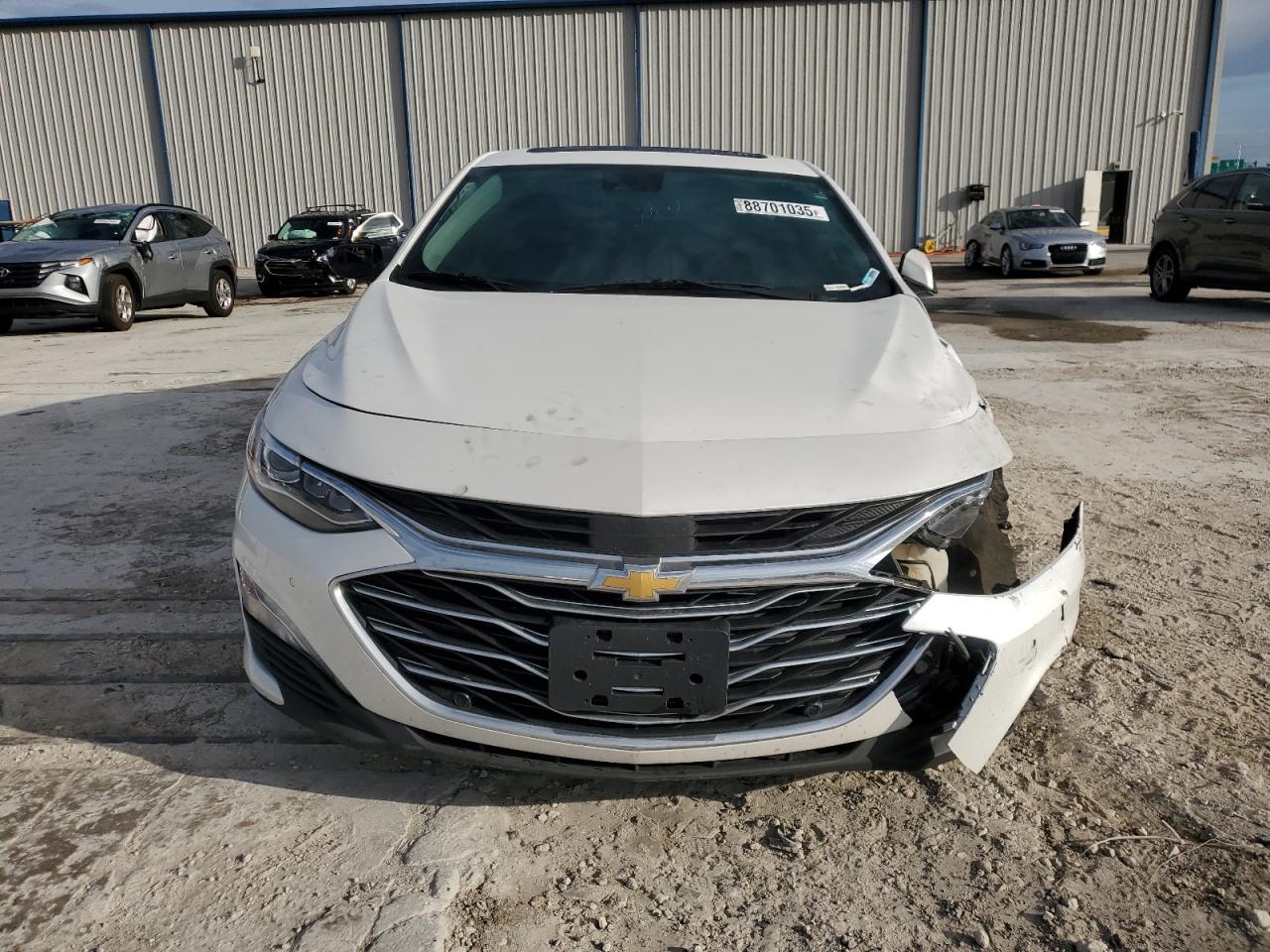 2019 Chevrolet Malibu - Image 5