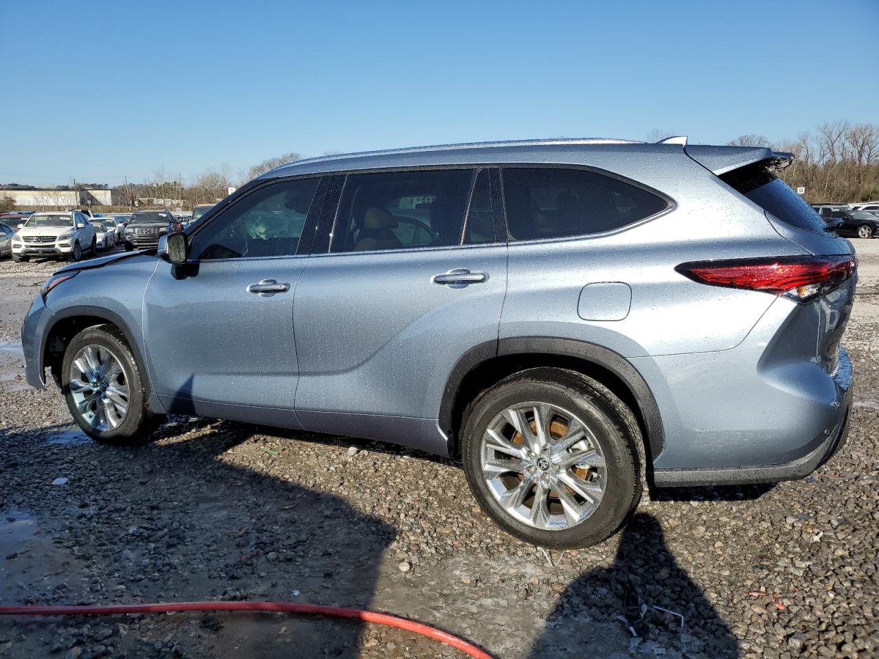 2022 Toyota Highlander - Image 2