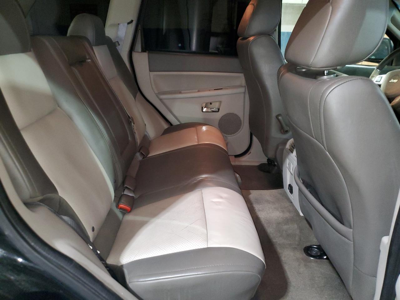 2008 Jeep Grand Cherokee - Image 11
