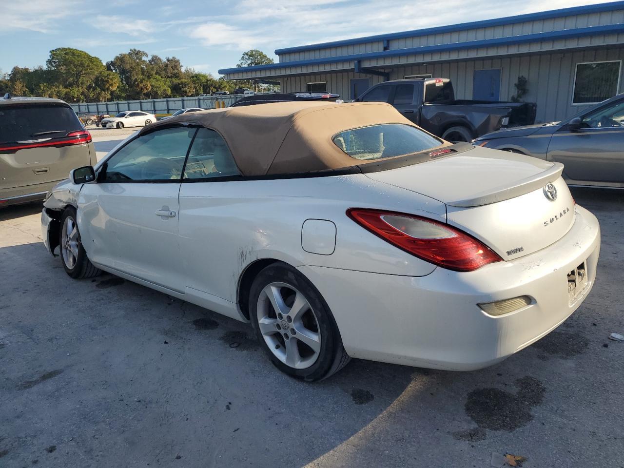 2008 Toyota Camry Solara - Image 2