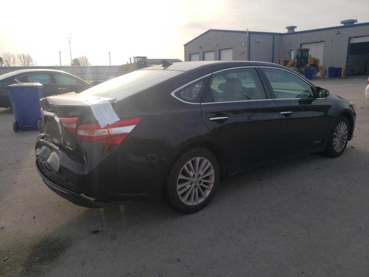2013 Toyota Avalon - Image 3
