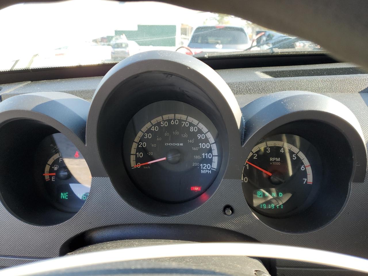 2008 Dodge Nitro - Image 9