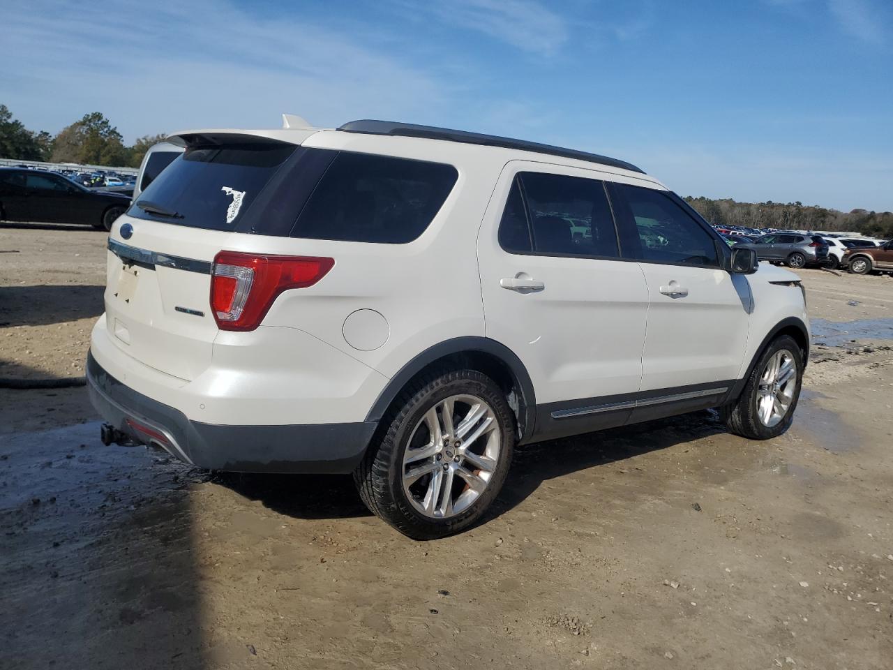 2016 Ford Explorer - Image 3
