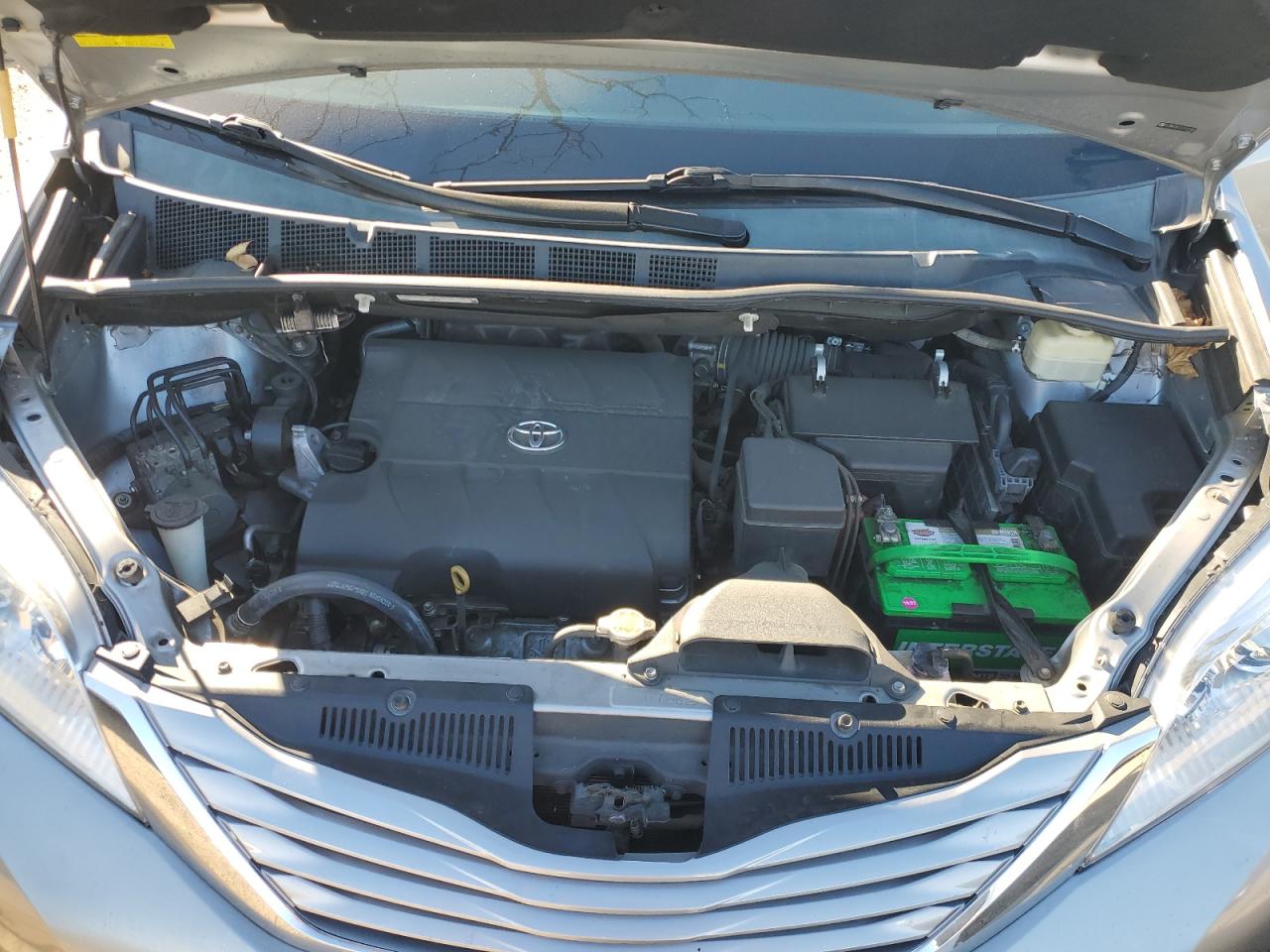 2015 Toyota Sienna - Image 12