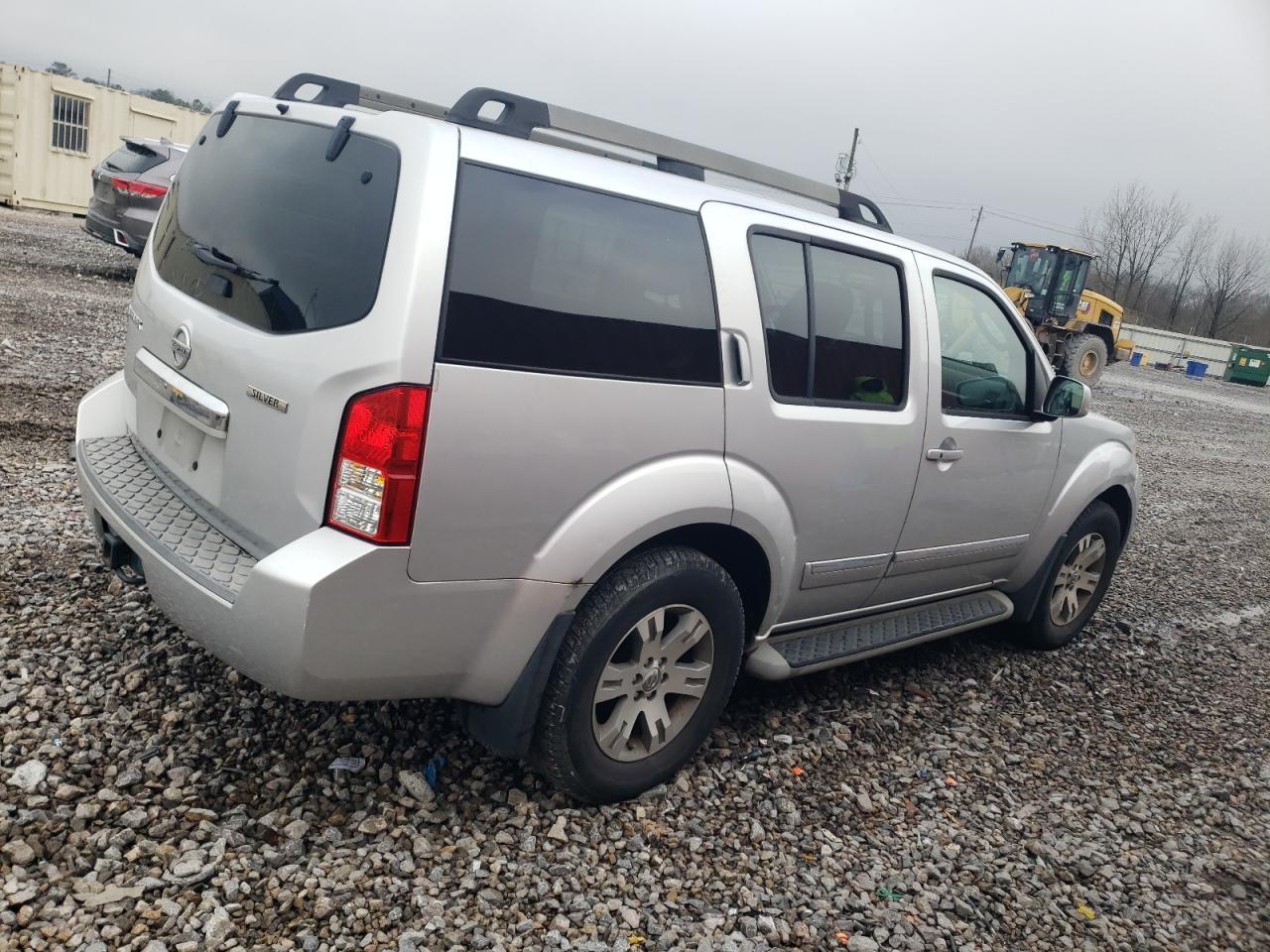 2011 Nissan Pathfinder - Image 3