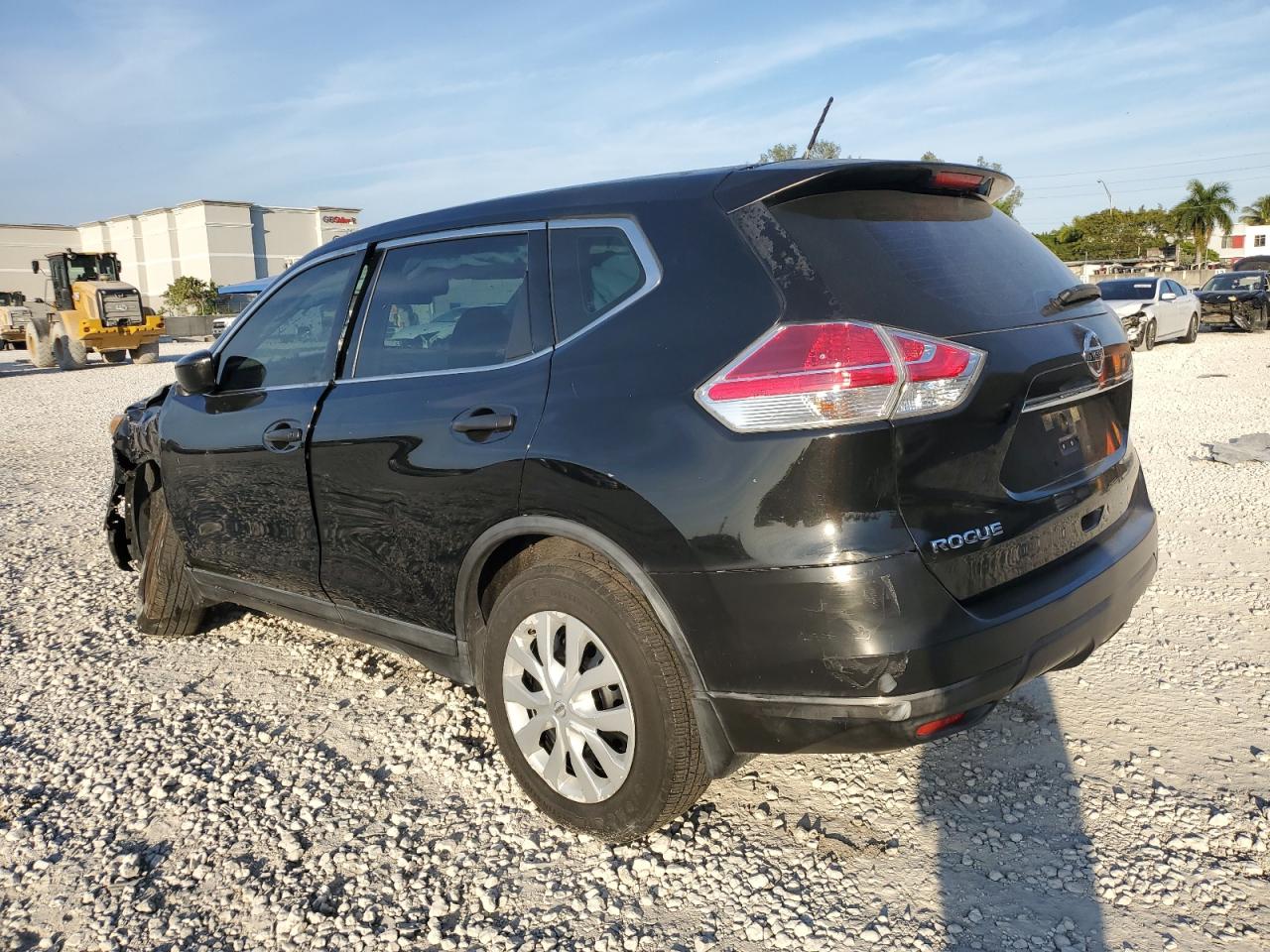 2016 Nissan Rogue - Image 2