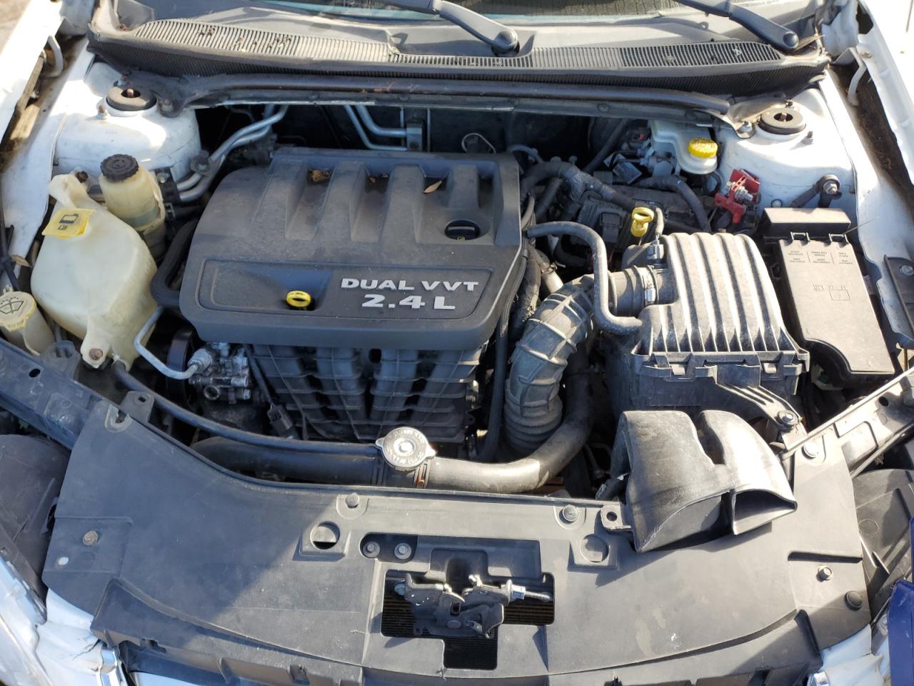 2012 Chrysler 200 - Image 11