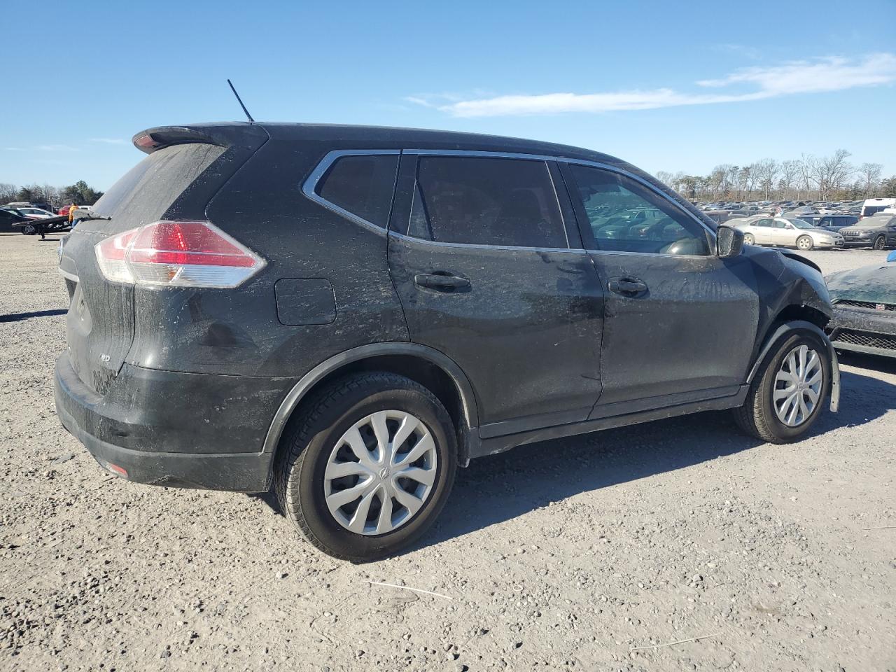 2016 Nissan Rogue - Image 3
