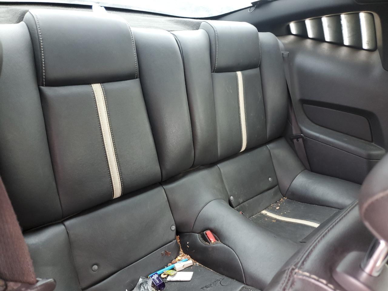 2010 Ford Mustang - Image 11