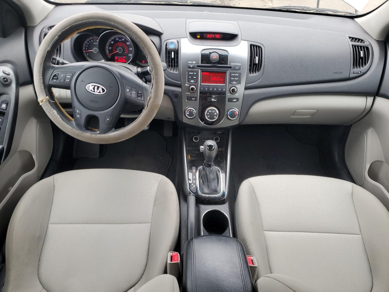 2013 Kia Forte - Image 8