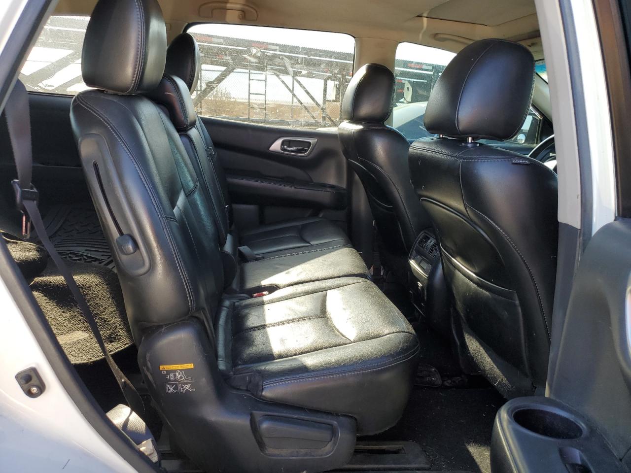 2014 Nissan Pathfinder - Image 11