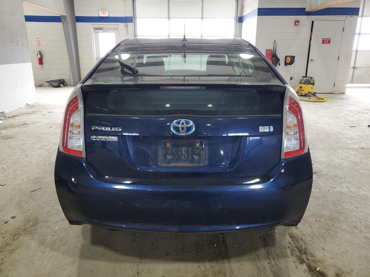 2015 Toyota Prius - Image 6