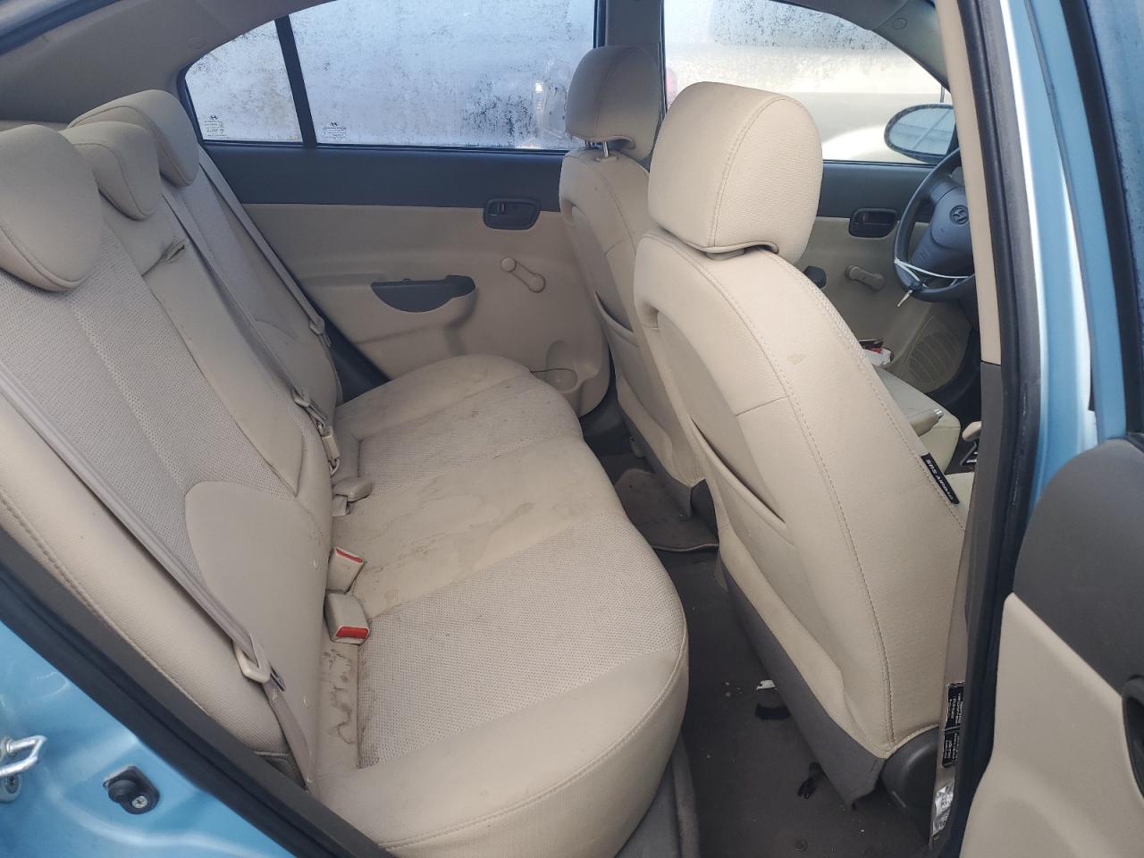 2008 Hyundai Accent - Image 10