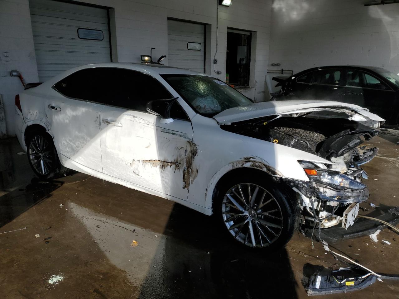 2015 Lexus IS - Image 4