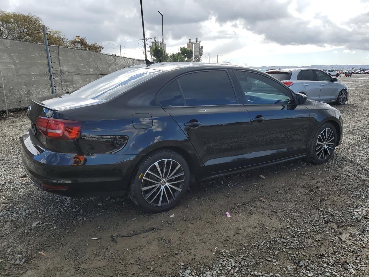 2016 Volkswagen Jetta - Image 3
