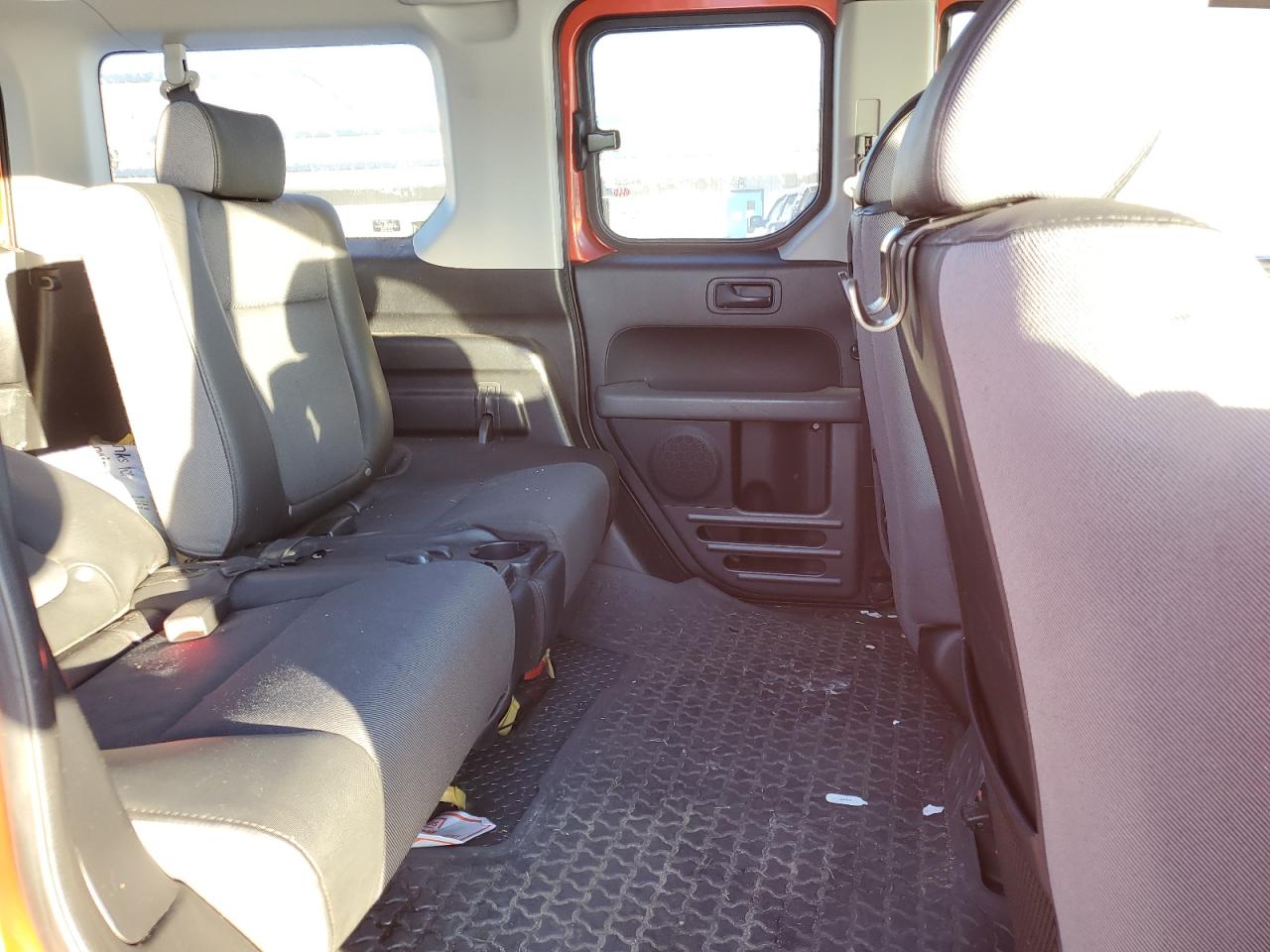 2004 Honda Element - Image 10