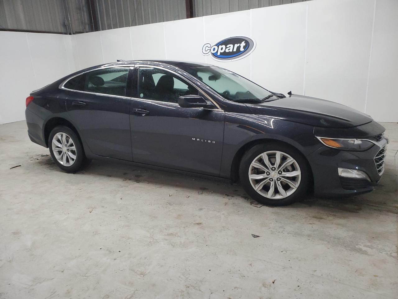 2023 Chevrolet Malibu - Image 4
