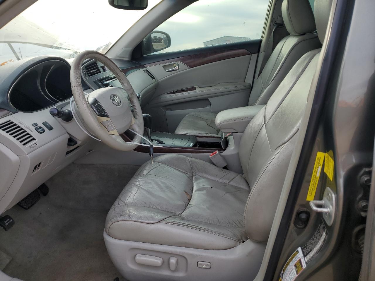 2011 Toyota Avalon - Image 7