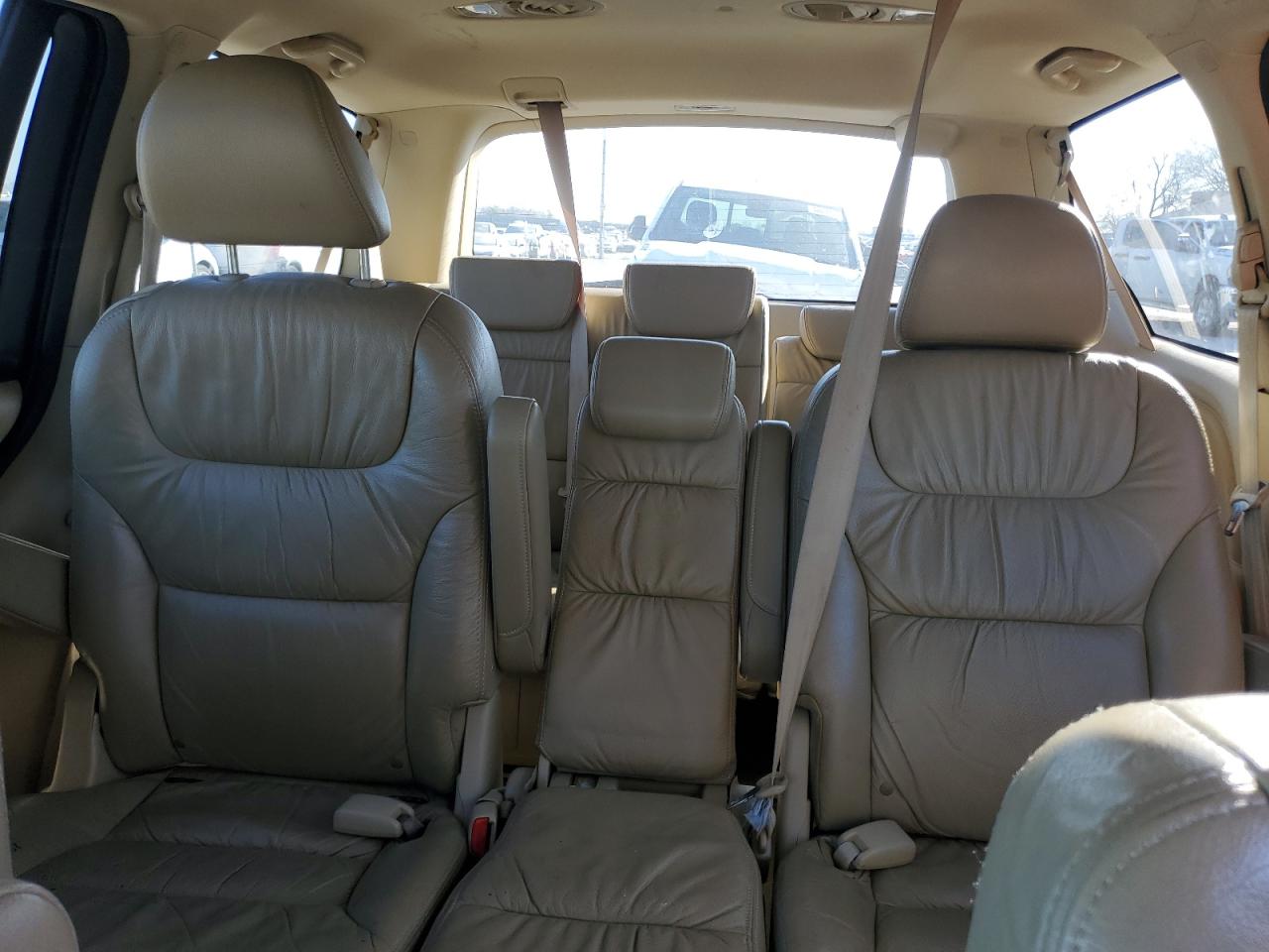 2010 Honda Odyssey - Image 10