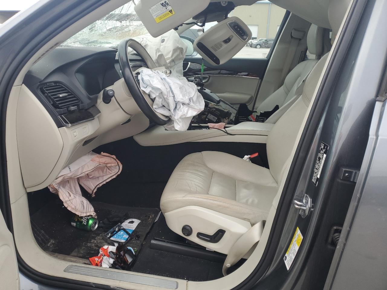 2017 Volvo XC90 - Image 7