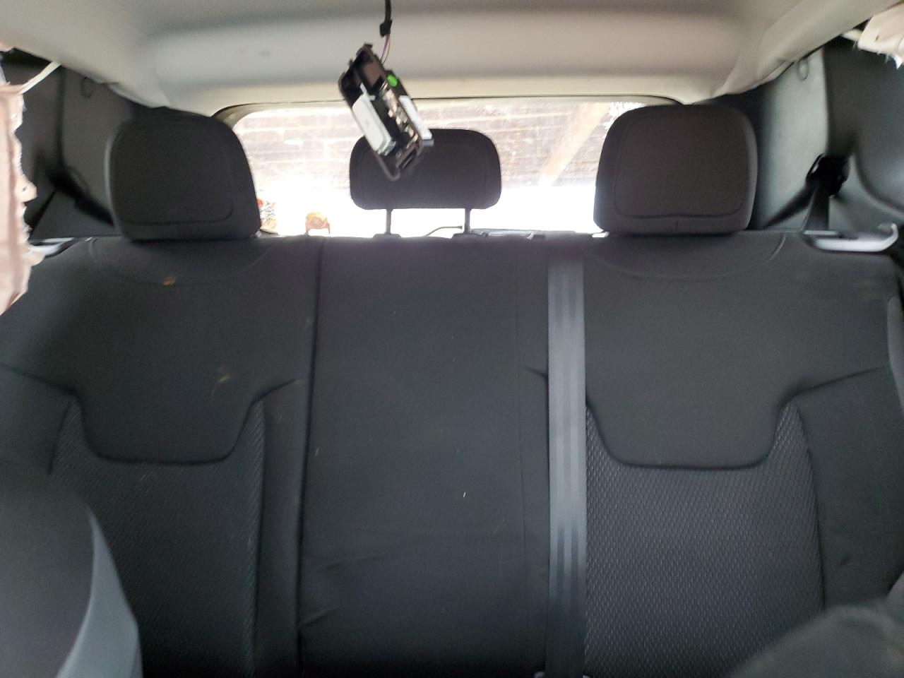 2018 Jeep Renegade - Image 10